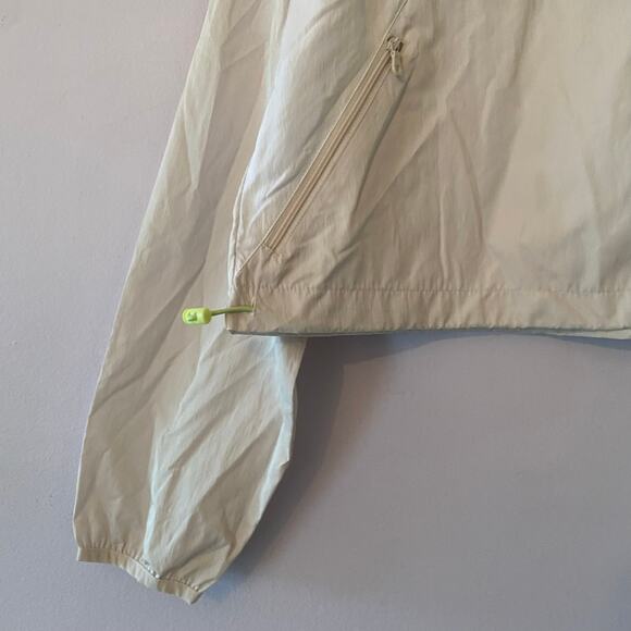 Offline Aerie Cream Cropped Windbreaker Jacket Transitional Women's size Small - Picture 4 of 10